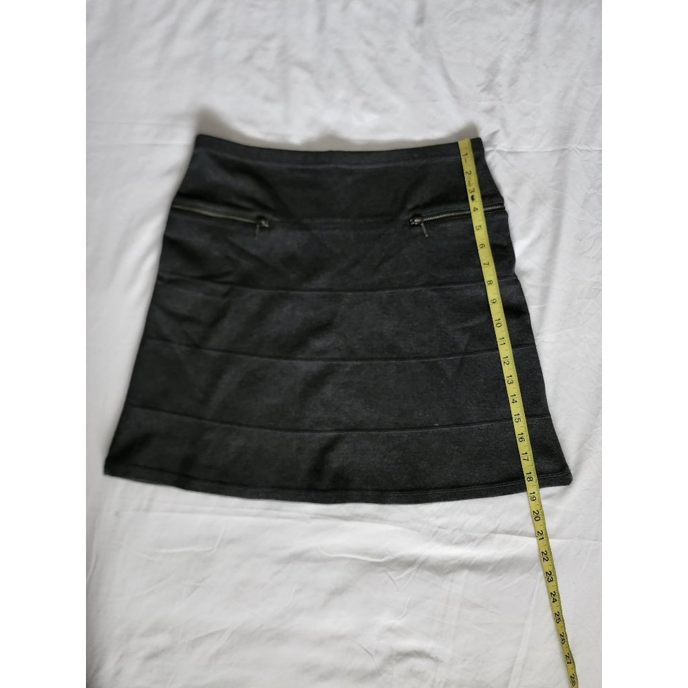 Athleta Strata Women's Gray A-Line Zipper Pockets Ponte Mini Skirt Petite Sz MP - Picture 11 of 11